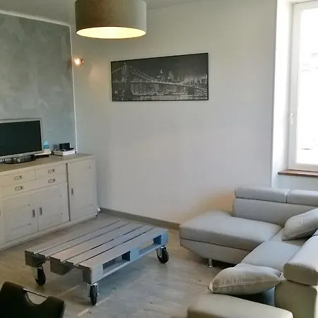 Проживание в семье Chez Anthony Et Francois Коньяк